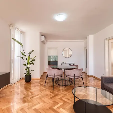 Downtown アパート ザダル