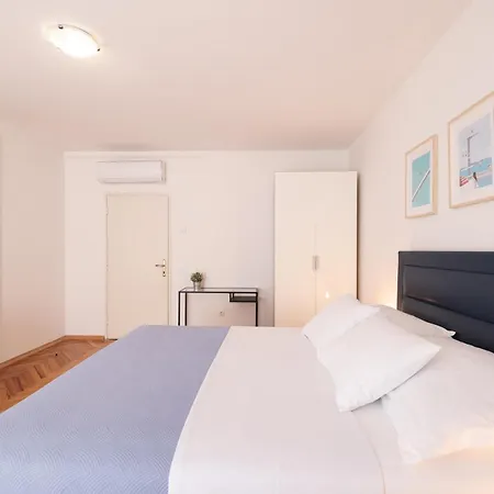 Downtown アパート ザダル