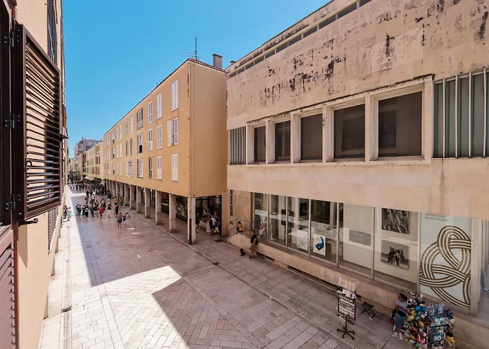 Apartment Downtown *