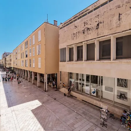 Апартаменты Downtown *